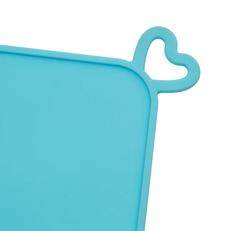 Чистые принадлежности для животных домашних собак щенков кошек коврик кормления