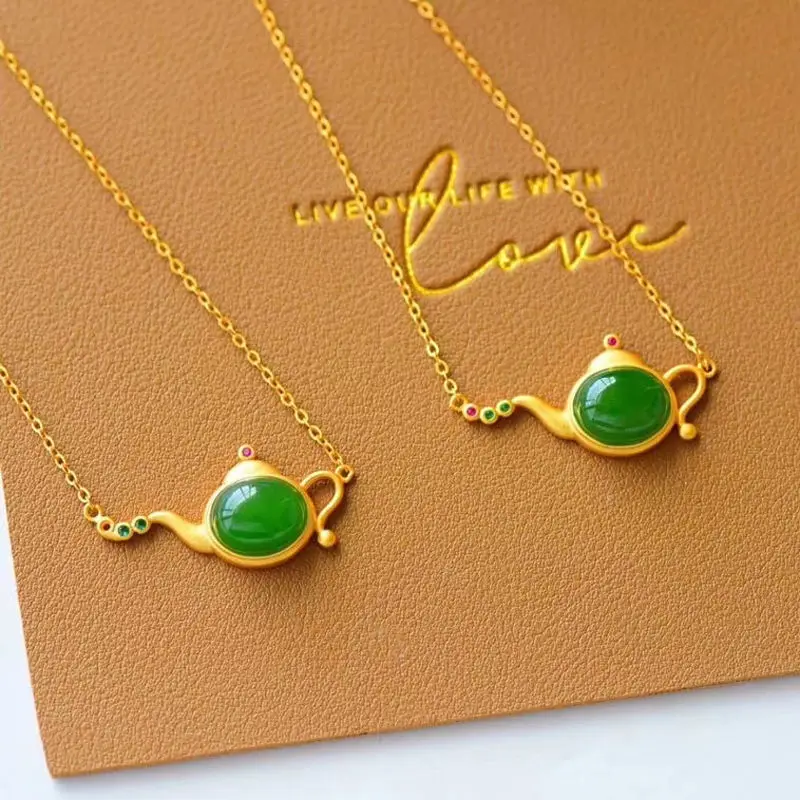 

Ожерелье с подвеской в виде чайника из халцедона в китайском стиле