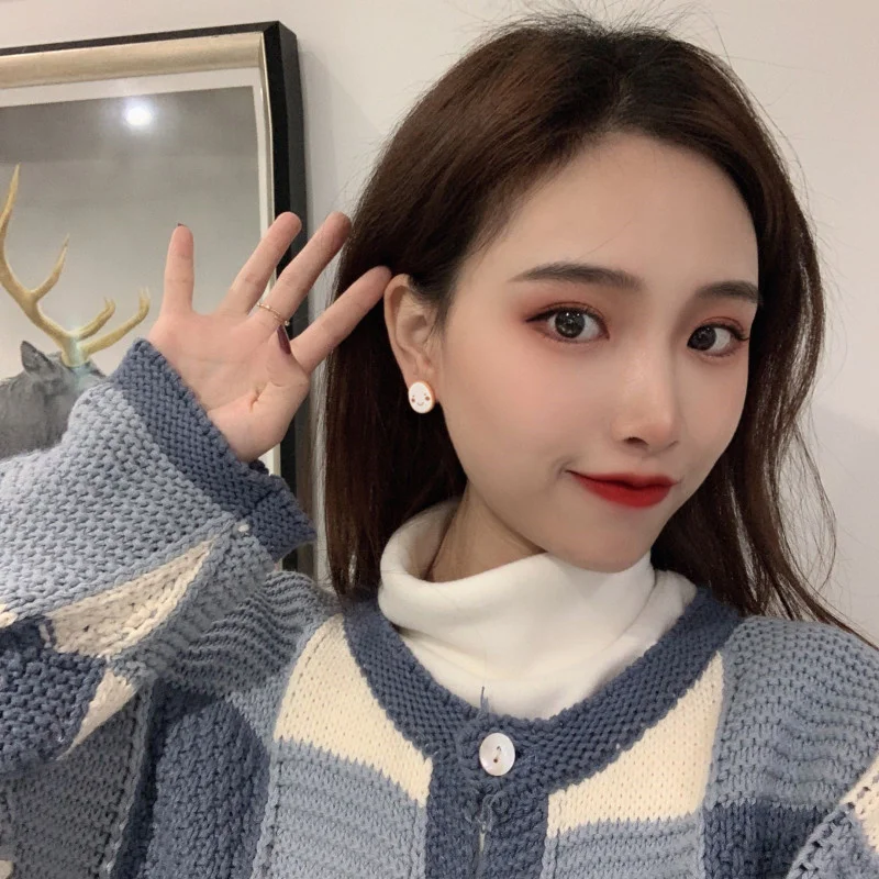 Женские акриловые асимметричные серьги-гвоздики AOMU простые белые Асимметричные