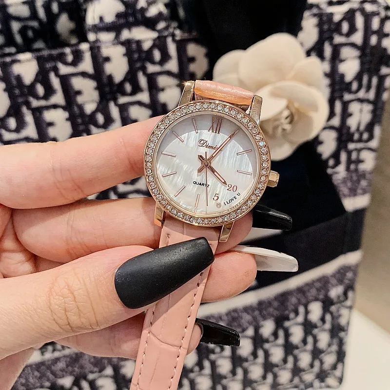 2021 New Women Fashion Watches New Women's Simplicity Casual Quartz Leather Band Watch Analog Wrist Watch Gift montre femme