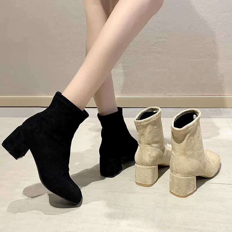 Ботинки для девочек 2020 новые эластичные ботинки на толстом каблуке модные и