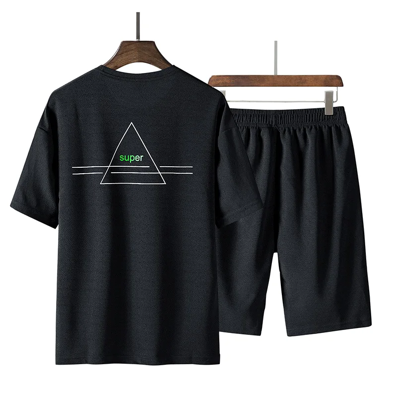 Спортивный костюм мужской из двух предметов футболка с принтом и шорты