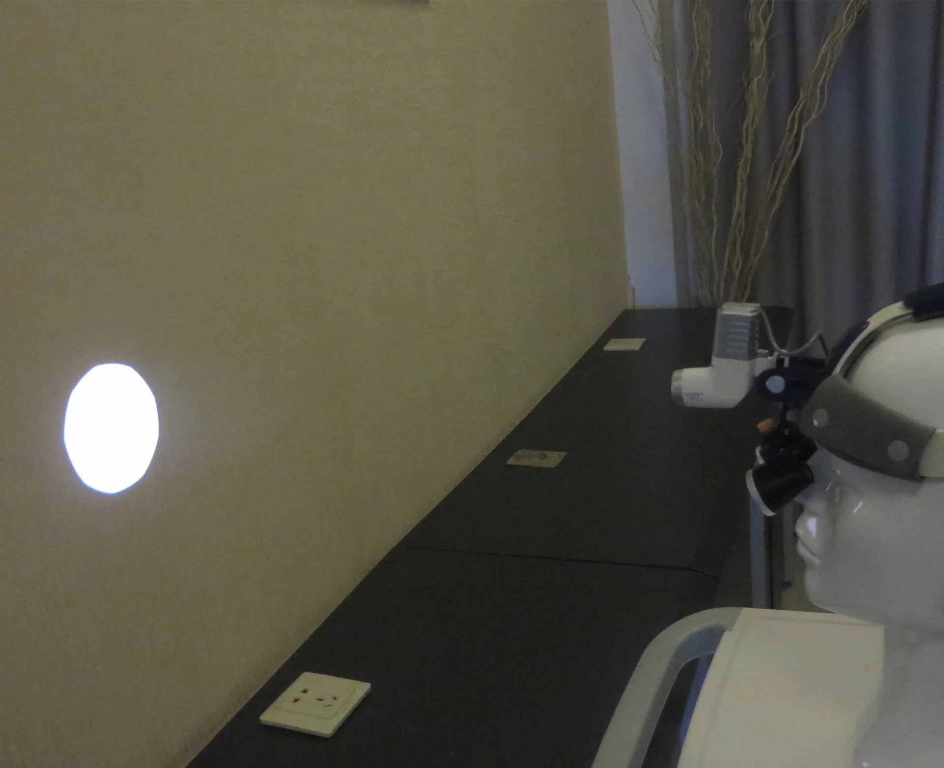 

2.5X 3.5X Binocular Magnifyiing Dental Loupe Integrated LED Head Lamp Surgical Magnifier for Medical Operation Cosmetic Surgery