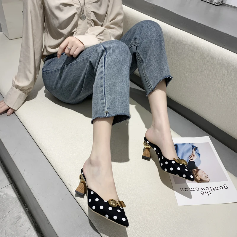 

Shoes Woman 2021 Loafers Female Slippers Rivet Cover Toe Luxury Slides Med New Pointed Designer PU Metal Decoration Rubber Hoof