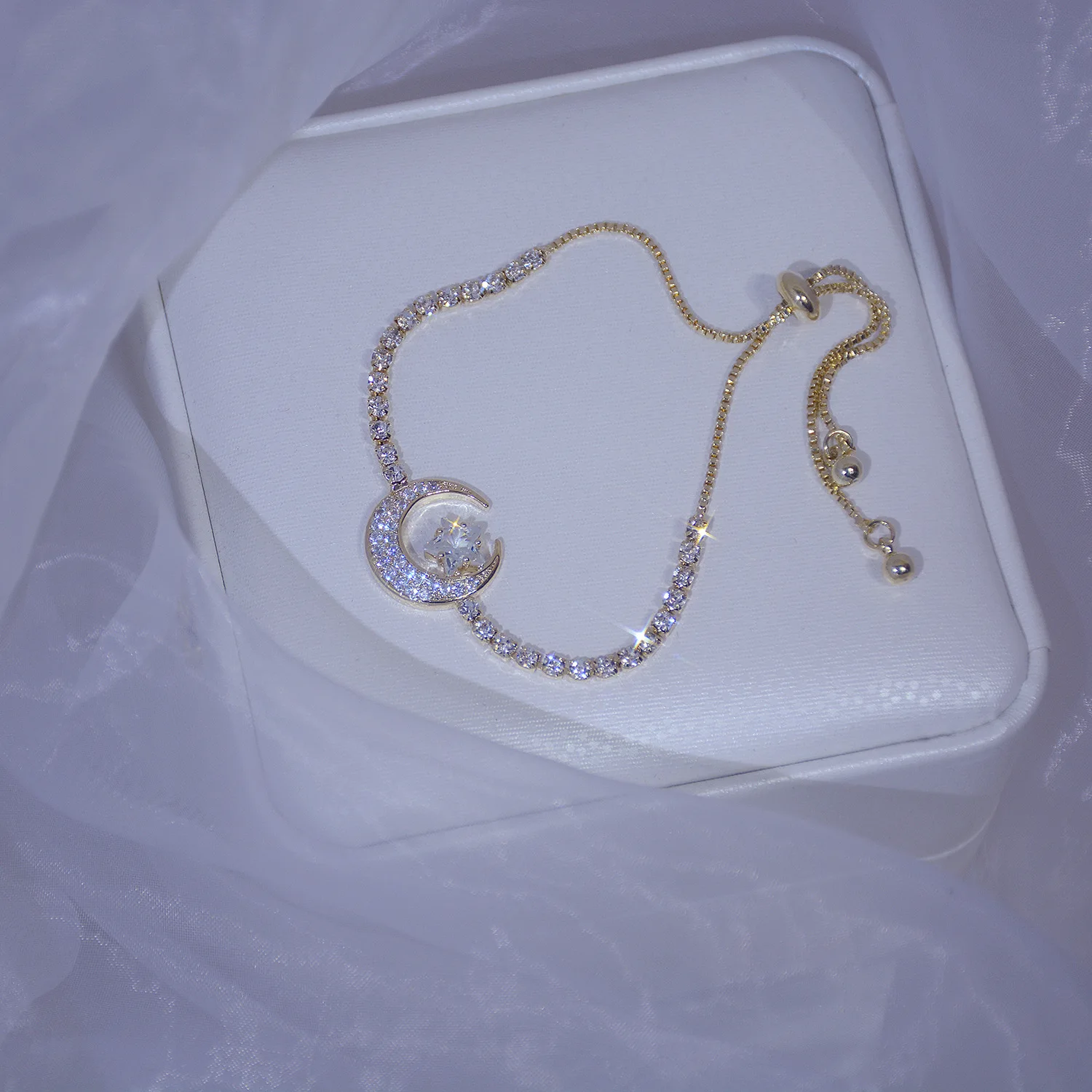

Cute Female Crystal Star Moon Party Bracelet Dainty Gold Color Open Bracelets For Women Charm Bride White Zircon Chain Bracelet