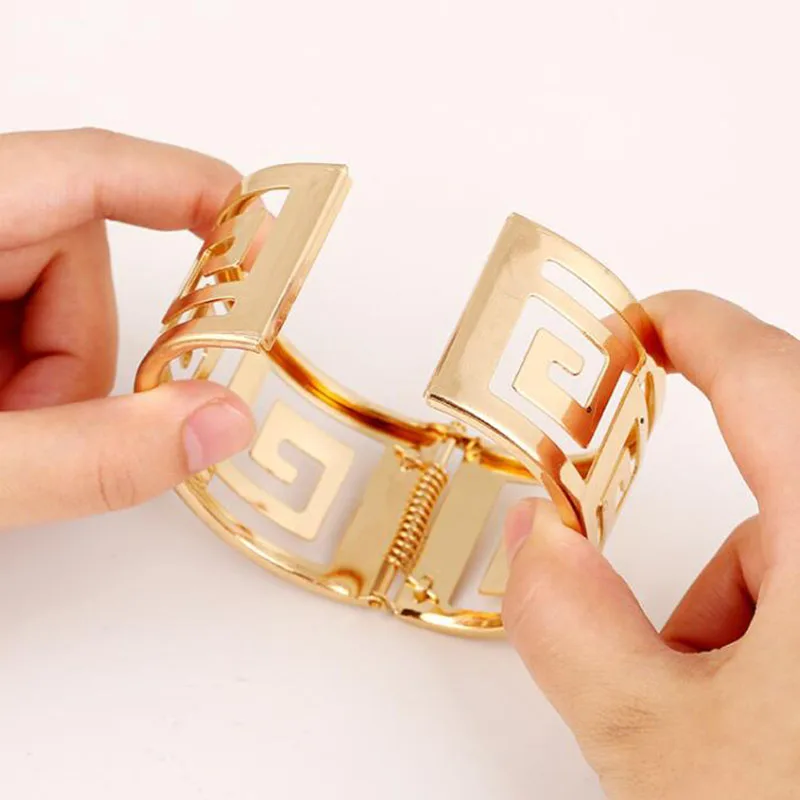 Новинка 2021 модный тяжелый полый браслет с металлической текстурой широкий