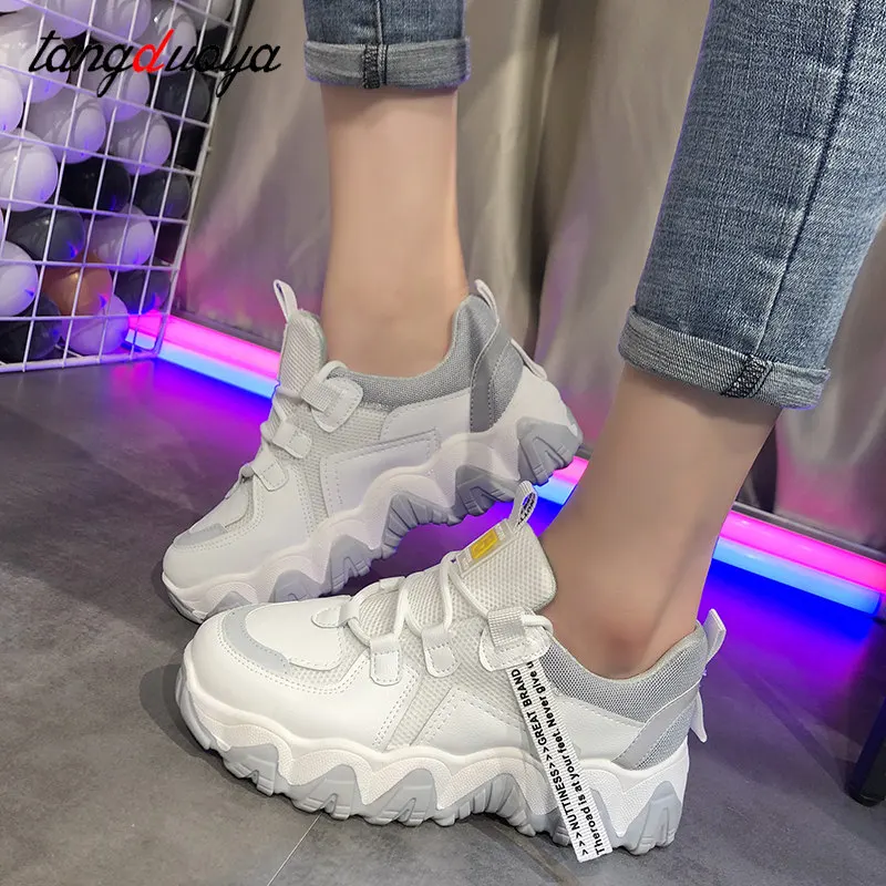 Женские массивные кроссовки на платформе толстая Вулканизированная подошва