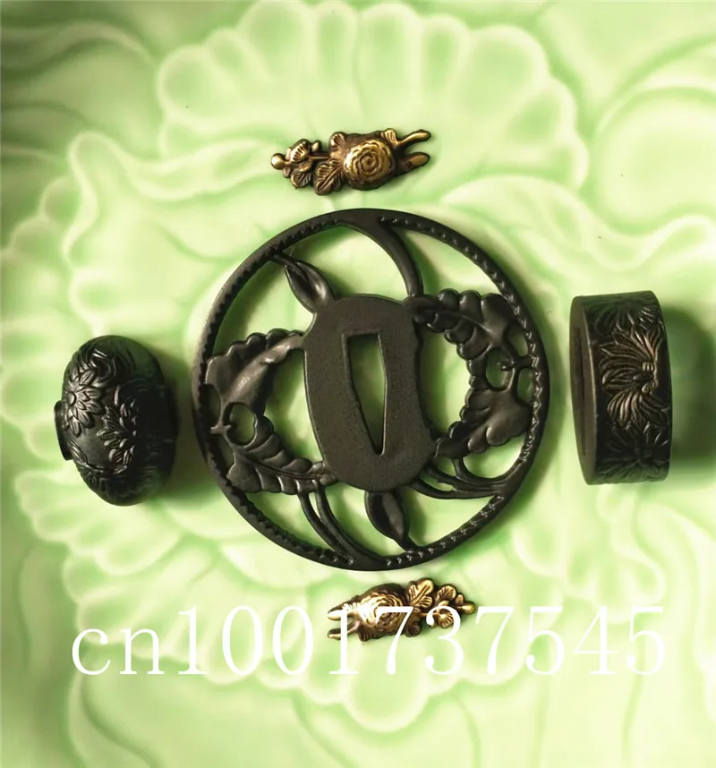 

BEAUTIFUK　LION TSUBA JAPANESE SWORD'S FITTING FOR KATANA WAKIZASHI TANTO