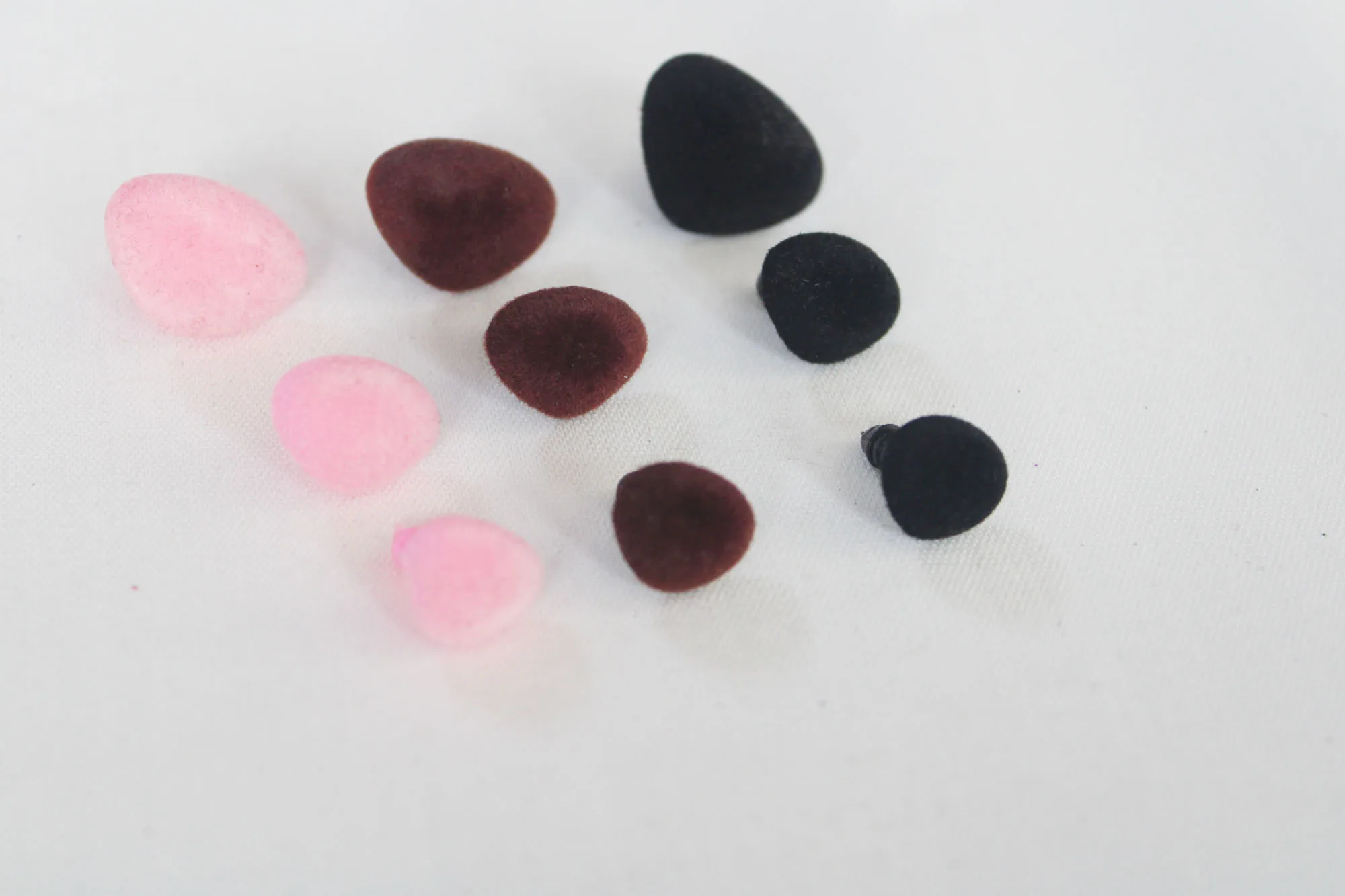 

50pcs/lot pink/black/brown flocking Triangular safety toy nose & soft washer for diy doll findings--color option