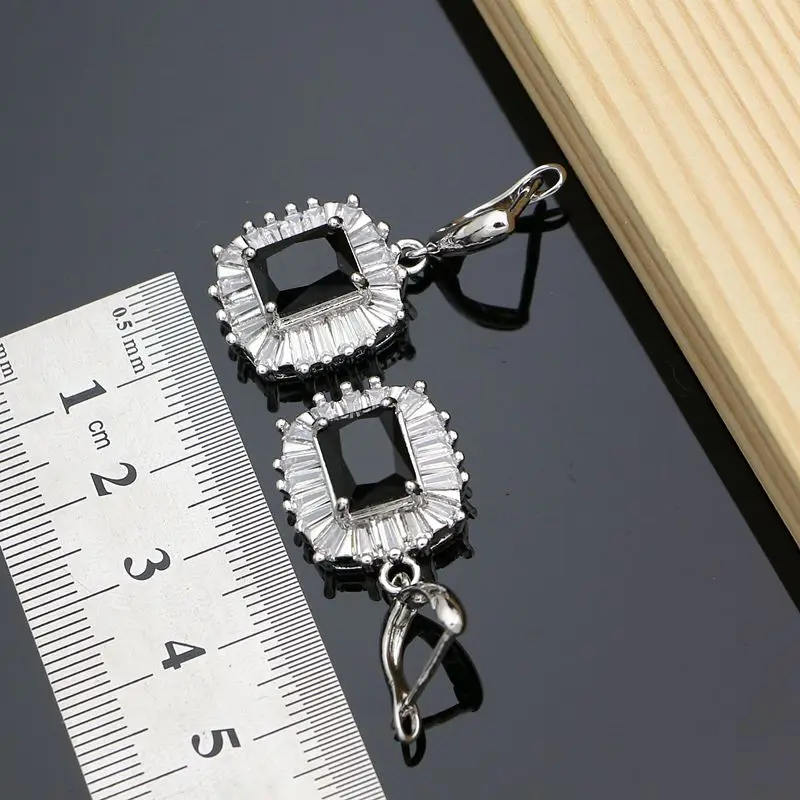 Женские серьги с квадратным камнем и фианитом | Украшения аксессуары