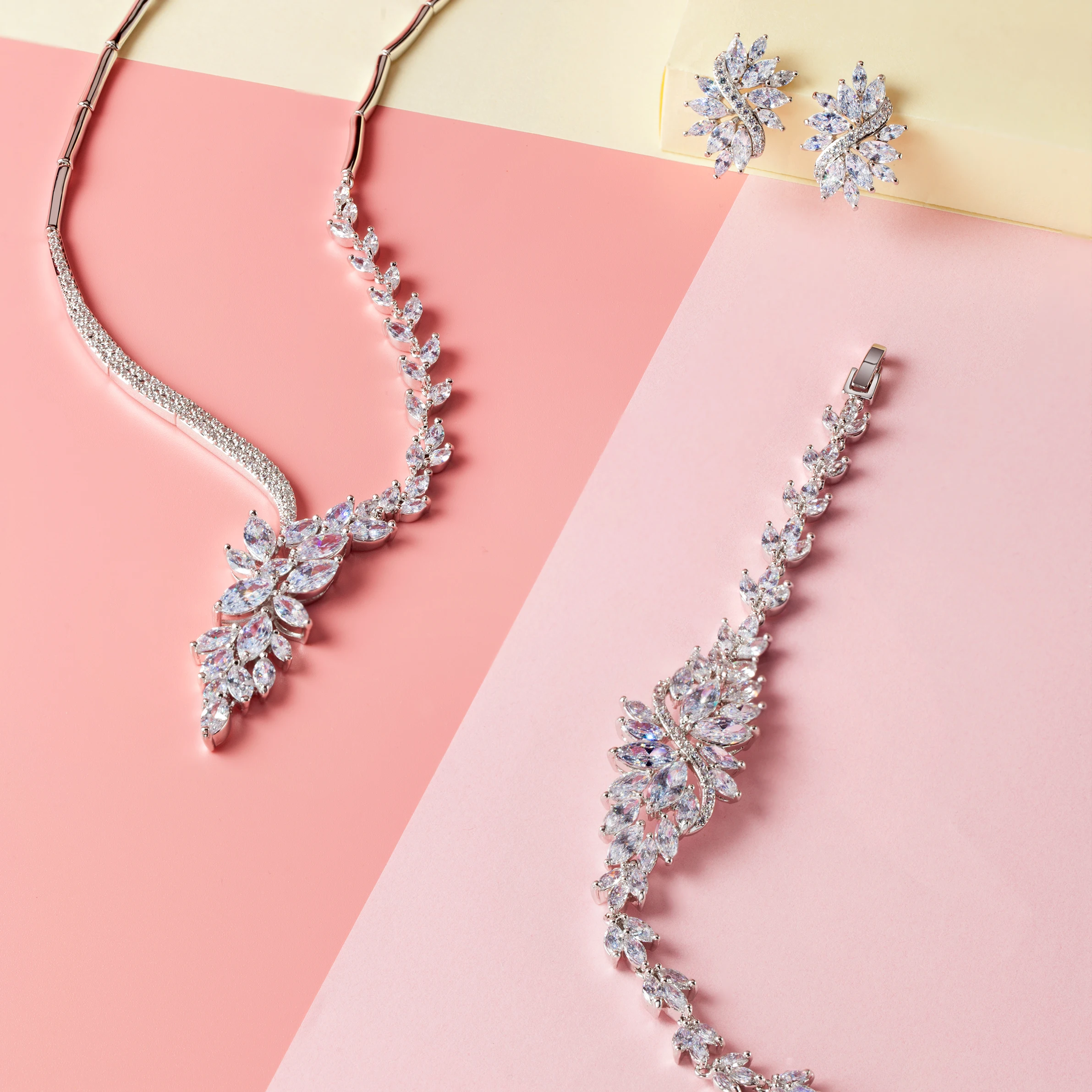 UMODE Браслет с швейцарским AAA+ цирконием в форме цветка огранка &quotМаркиз&quot