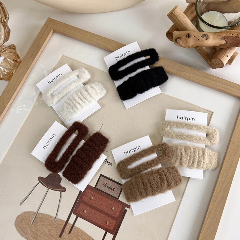 

2pcs/set Fashion Plush Hair Clips Women Girls Random Color Artificial Fur Barrettes Sweet Hairpins Hair Accessories Hairwear