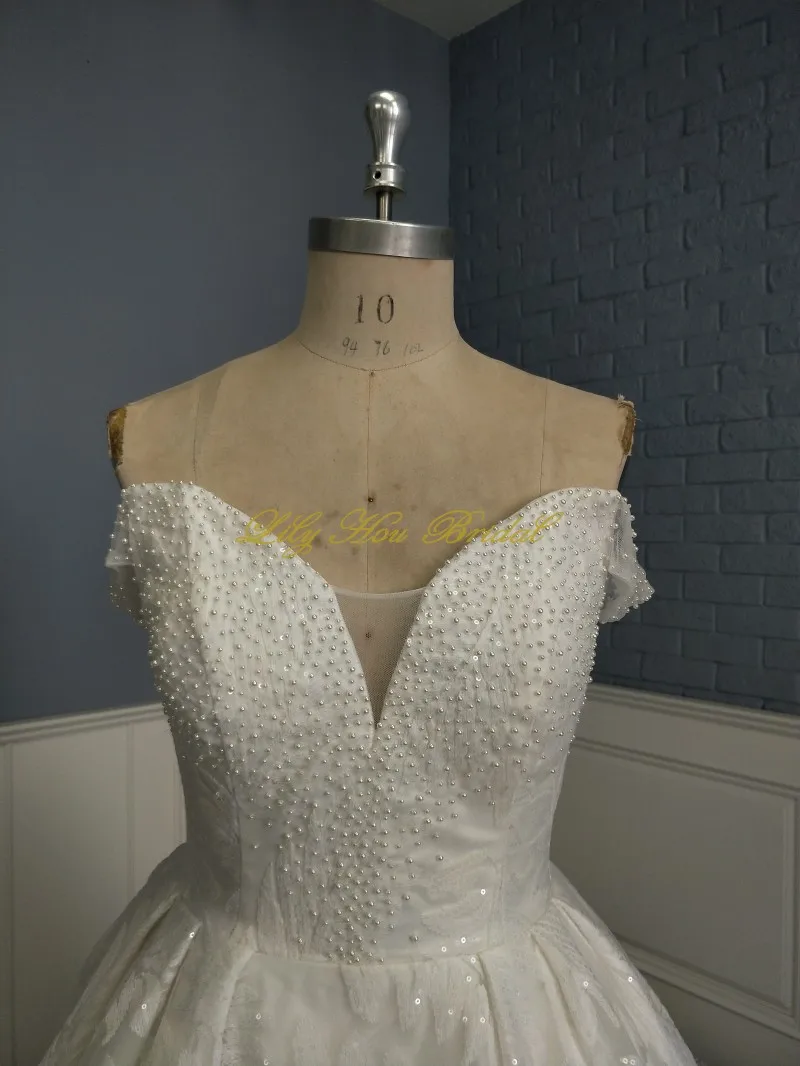 Princess Sequined Leaf Shaped Lace Wedding Dress Off the Shoulder Pearls Embellished Bridal Gown with Lace up Back