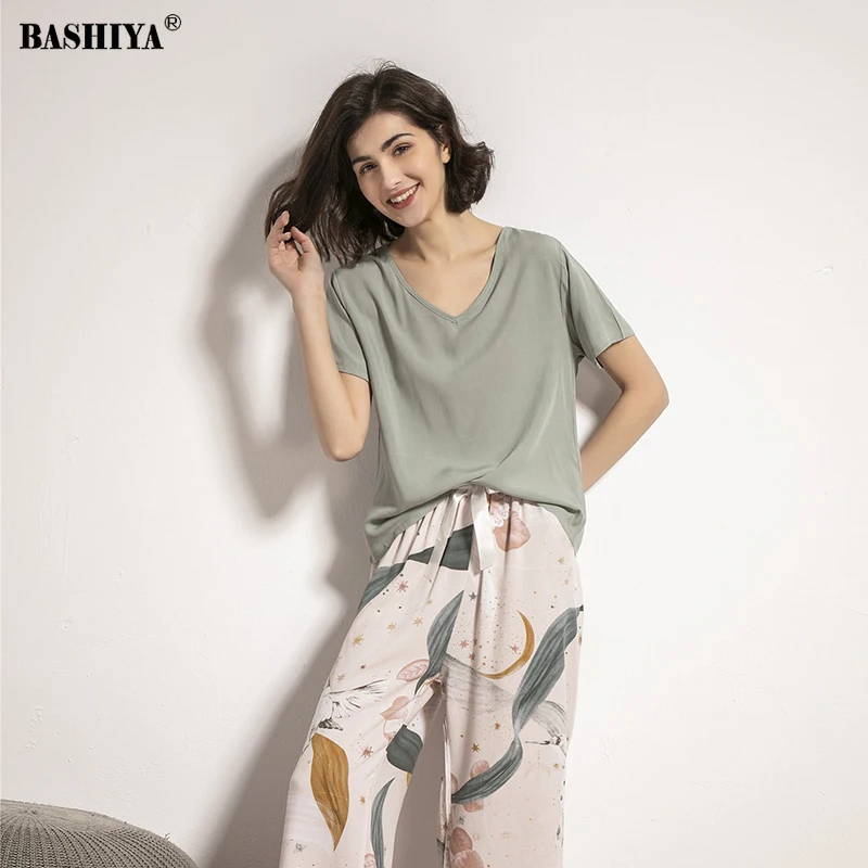 

Floral Printed Pyjama Sleepwear Female Casual V Neck Short Sleeve Elastic Waist Nightwear Retro Women's Pajamas Sets 2021
