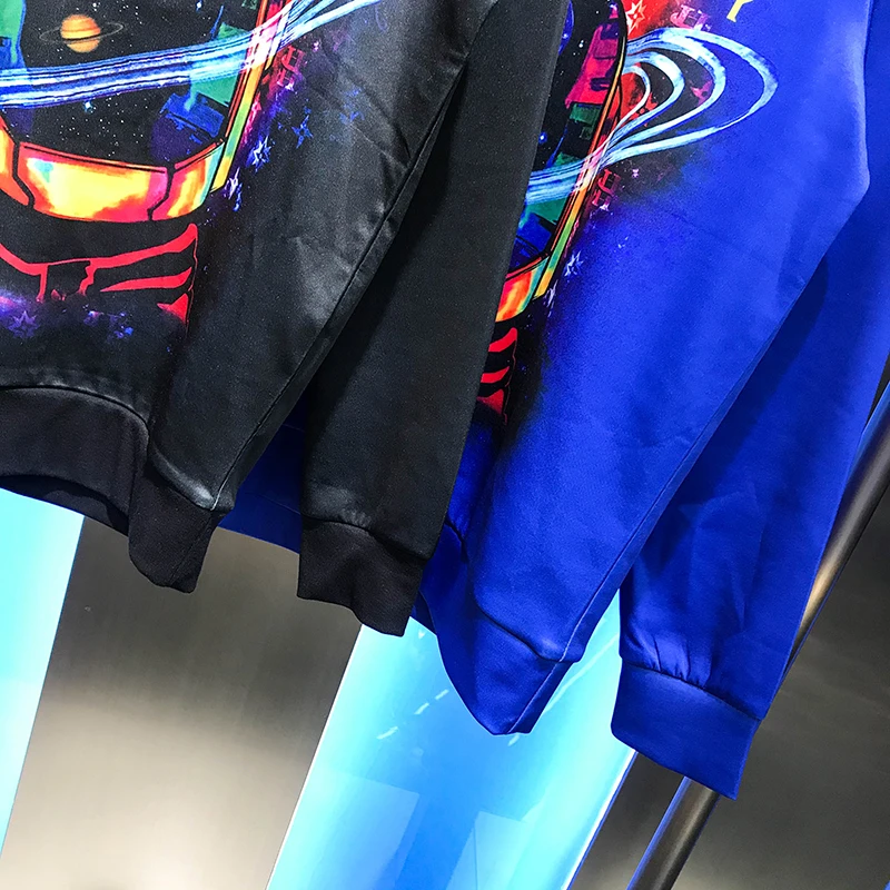 

Man 2020 new autumn fashion personality astronaut character print hot diamond slim fitting crew neck bottom sweater male
