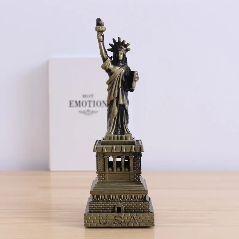 

The Statue of Liberty Miniatures Retro Iron Ornaments Decorations for Home Zinc Alloy Plating Produced Micro-Models Desk Decor