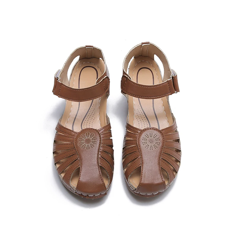 

2021 Summer New Baotou Velcro Female Sandals Casual Soft Sole Mid-Heel Comfortable Hollow Beach Shoes