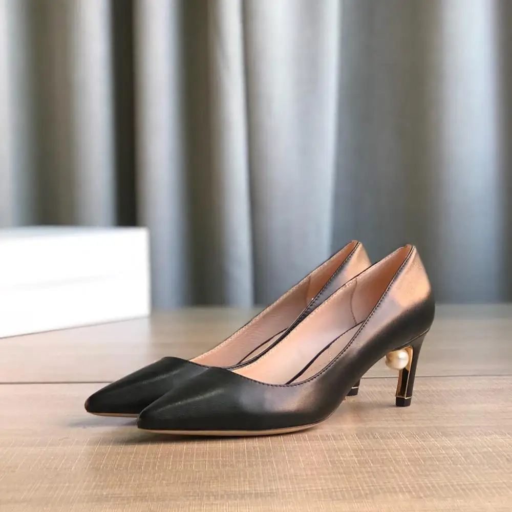 Популярные туфли женские классические лодочки с жемчужинами из натуральной кожи