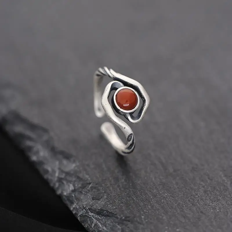 

Регулируемое кольцо с натуральным южнокрасным турмалином, в форме глаза