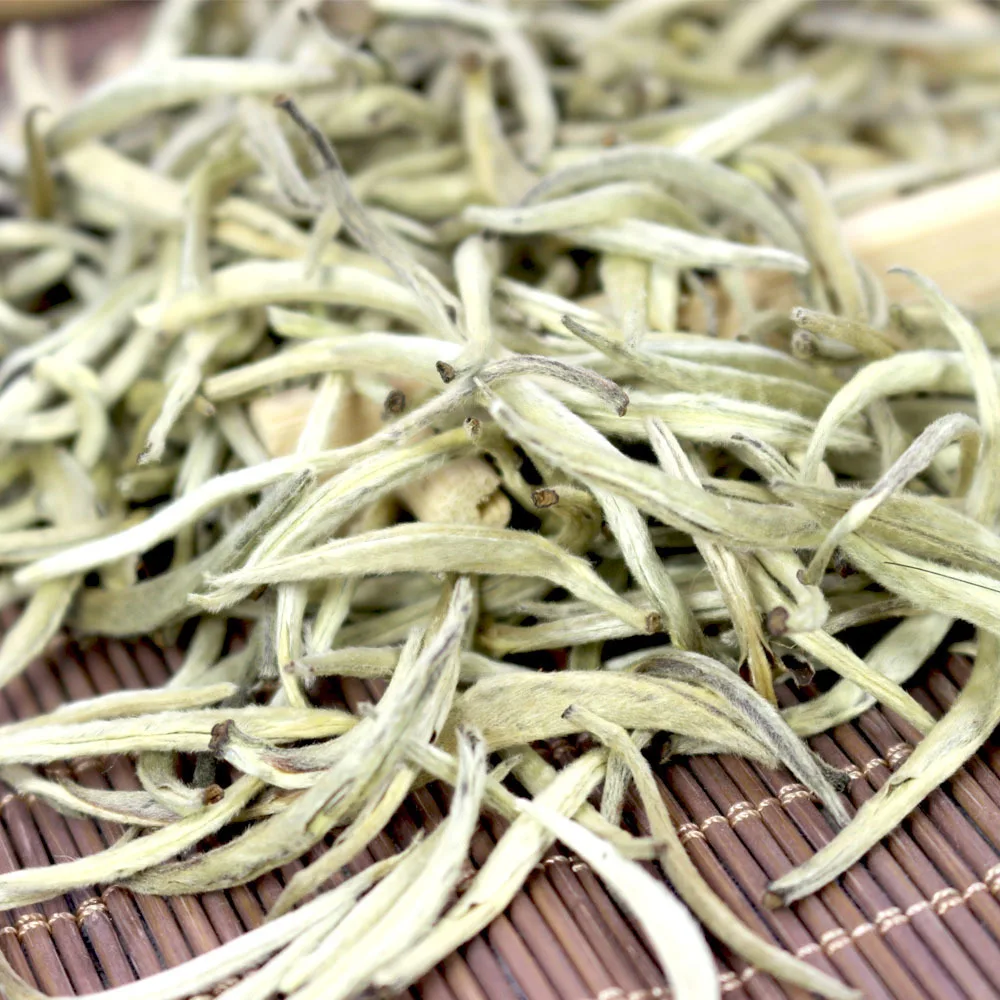 Китайский высокогорный чай BaiHao Yinzhen Белый Серебряный игольчатый зеленый