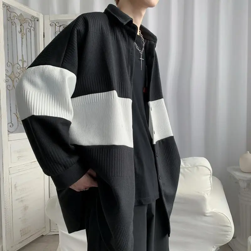 

Men 's Black and White Knitted Jacket Niche Top Fried Street Coat Sense of Quality Autumn and Winter