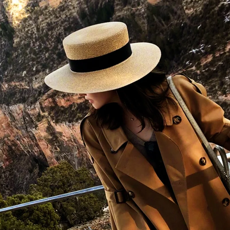 Женская пляжная шляпа с широкими полями летняя соломенная на плоской подошве от