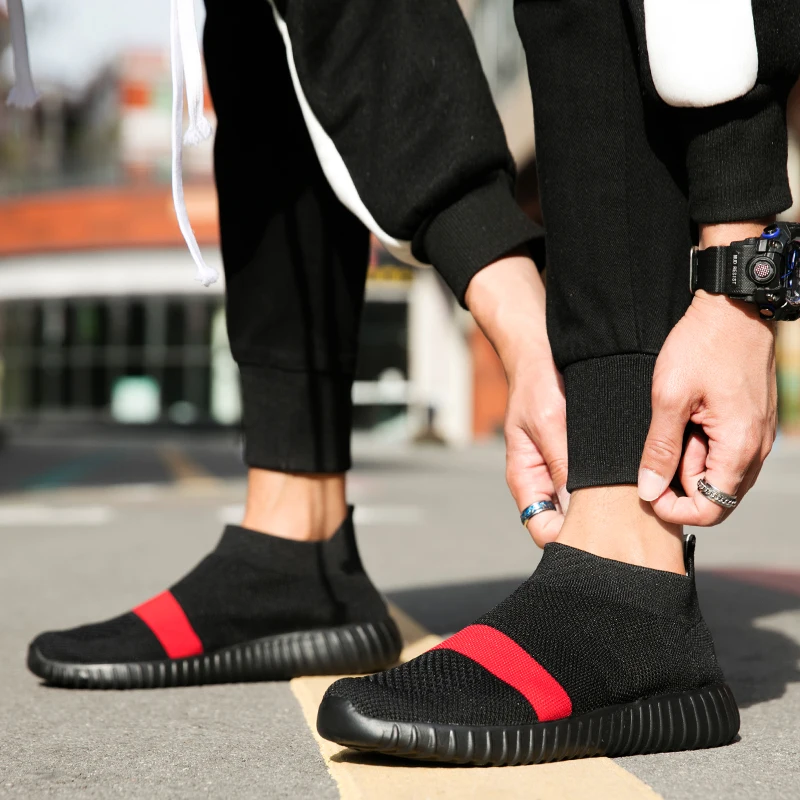 

Couple Shoes Light Running Shoes Outdoor Breathable Flying Weave Man Sneakers Slip-on Loafer Shoes Men's Nonslip Casual Shoes