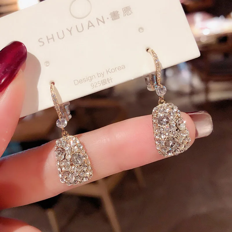 

2020 New High-End Rhinestone Trapezoidal Earrings Of South Korean Temperament Simple Retro Elegant Ear Nail Female