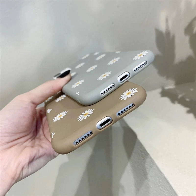 Cartoon Daisy Cute Phone Case For iPhone 13 12 11 14 Pro X XR XS Max 6 6s 7 8 Plus Soft Colrful Flower Love Heart Fundas Cover