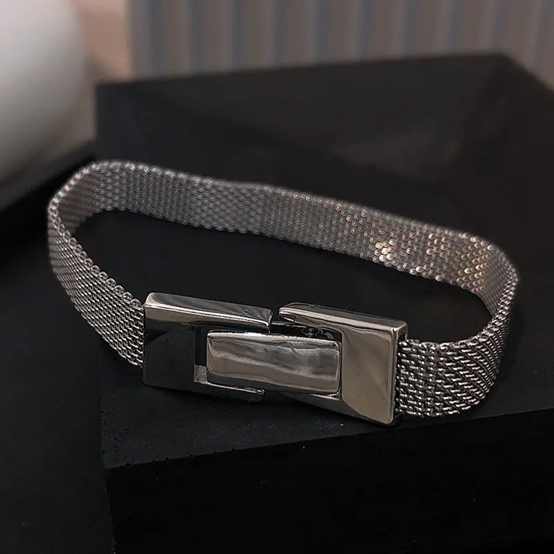 Женский браслет из серебра 30% пробы с пряжкой |