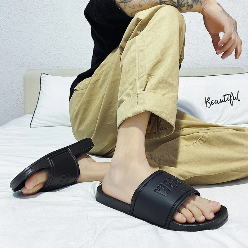

Wear-resistant Men's Slippers New 2021 Shoes Sandy Beach Bathroom Home Summer Men Indoor Outdoor Breathable Sandals Casual