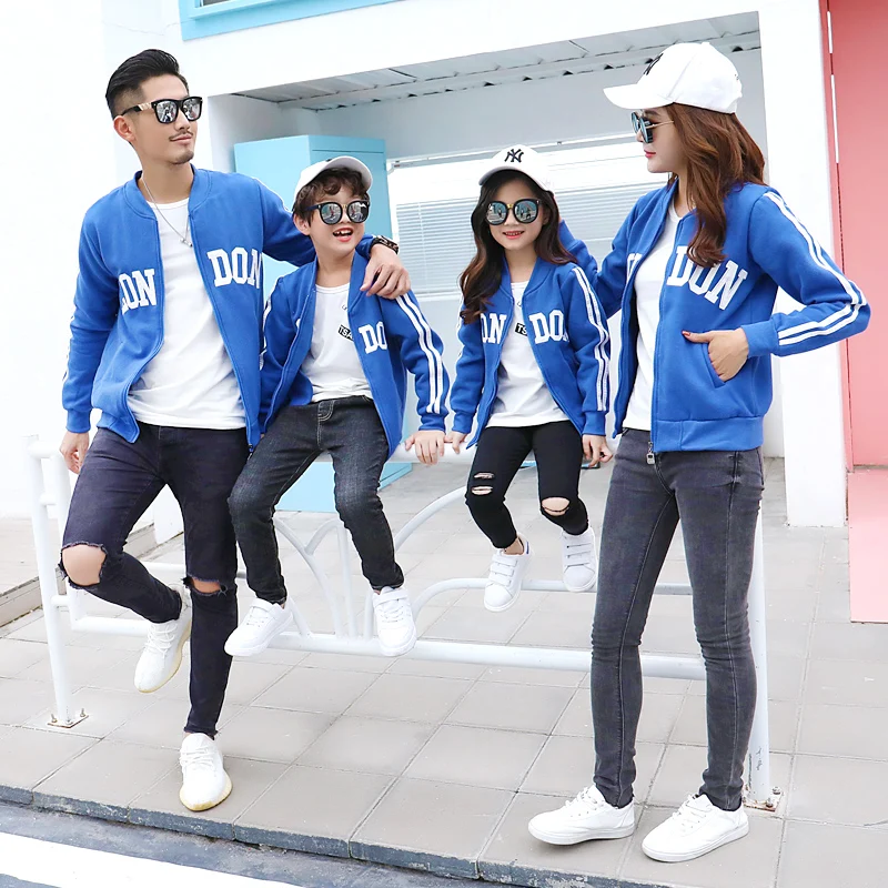 Осенне зимняя Одинаковая одежда для всей семьи мамы сына дочки платье пальто