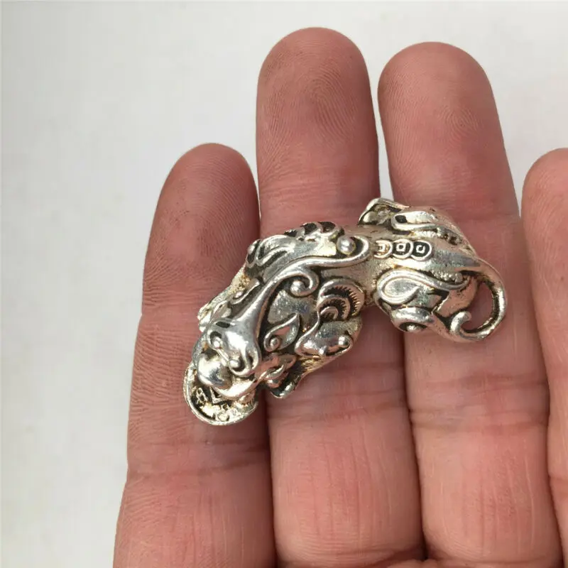 China Antieke Tibetaanse Zilveren Handcarvd Bixie Dappere Troepen Вешалка для монет