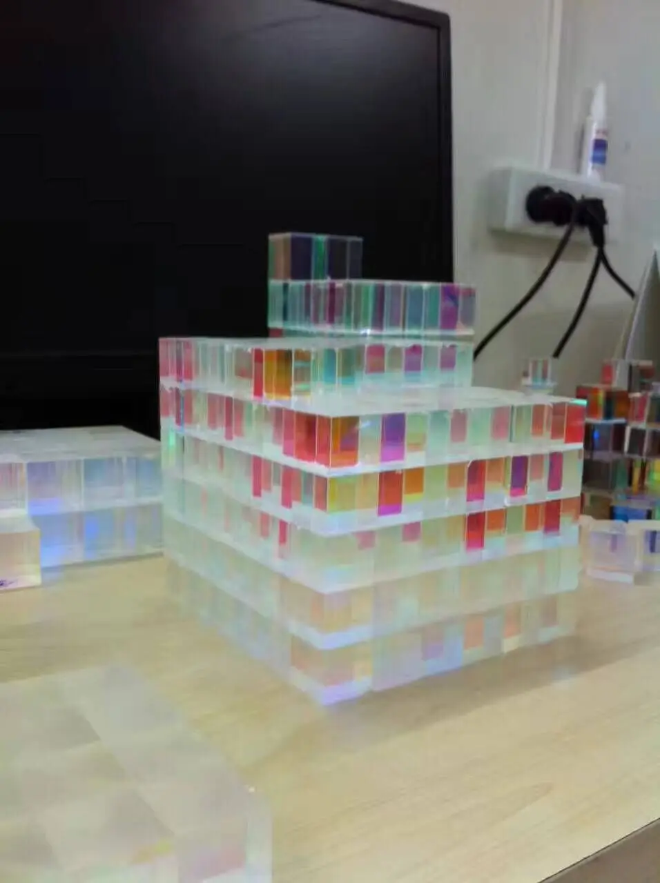 4 шт. 2.2X2.3cm DIY дефектный X кубическая Призма крест дихроическая RGB комбинированный