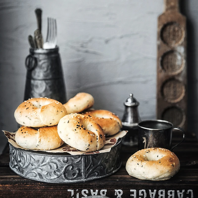 

Pattern Carving Vintage Metal Tray Antique Wrought Iron Vase Decoration Retro Tray Bread Oval Plate Home Kitchen Wedding Decor