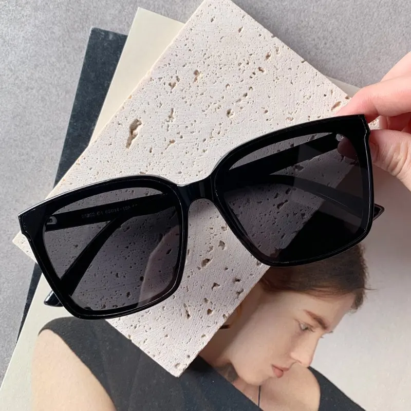 Корейские поляризационные солнцезащитные очки в коричневой квадратной оправе