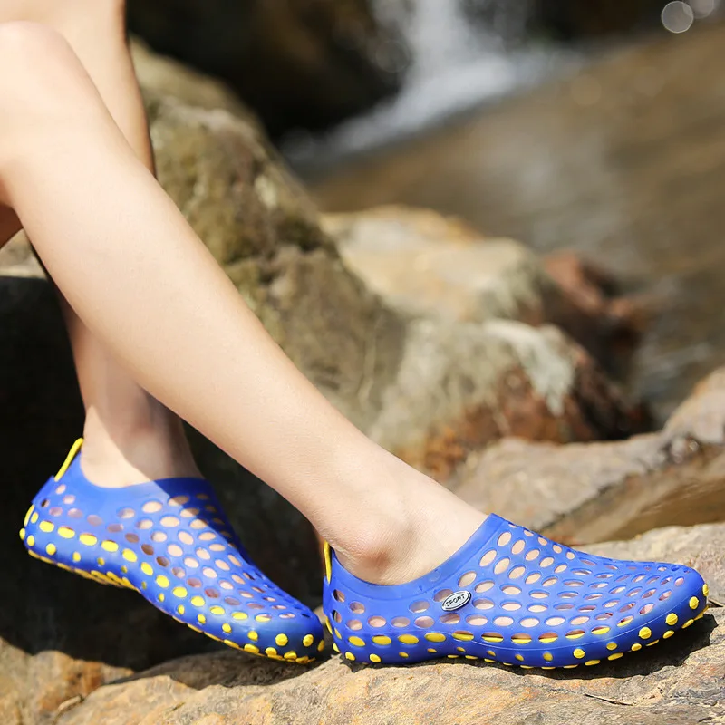 

Unisex Fashion Beach Sandals Summer Hole Thick Sole Slipper Slides Anti-Slip Sandals for Women Men Trekking Wading Size 36-45