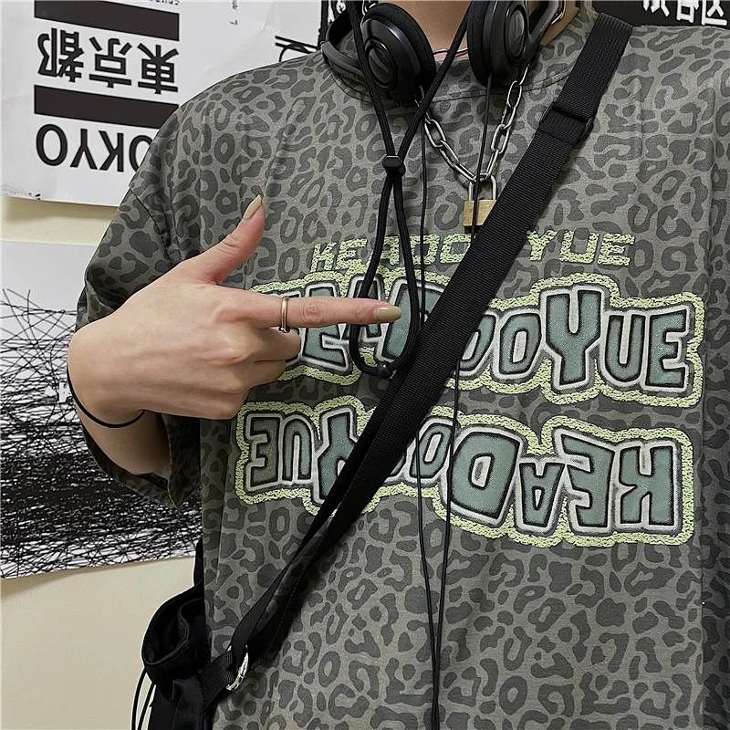 

Summer Korean Women's Retro Leopard Print T-shirt Short-sleeved Ins Dark Distressed Letter Printing Men's and Women's Tops Loose