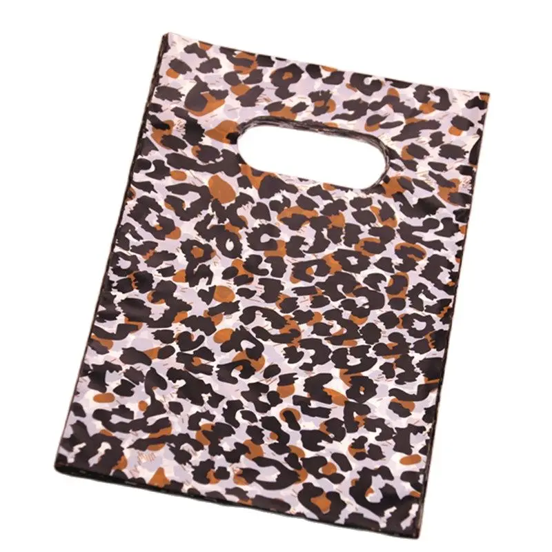 

New Design Wholesale 100pcs/lot 13*18cm Luxury Sexy Leopard Gift Packaging Bags Plastic Clothing Shopping Bags With Handles