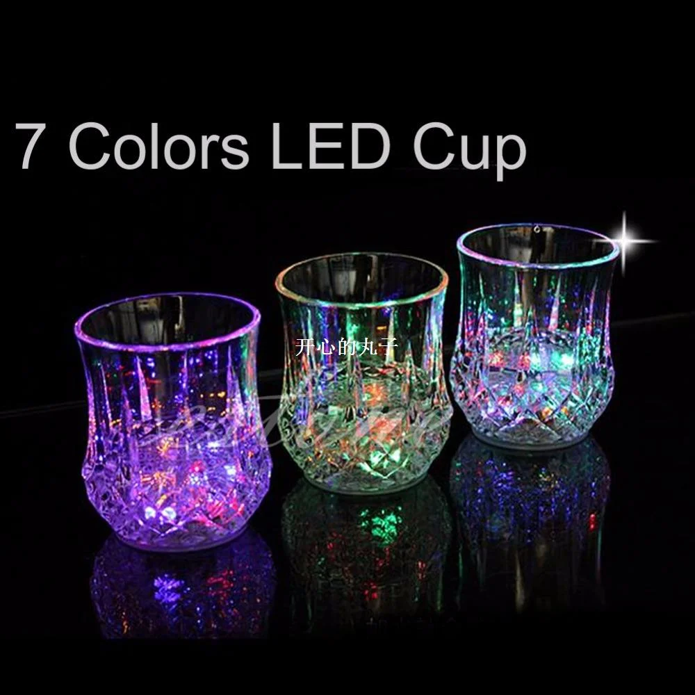 

Xmas Gift 4Pcs Beer Tea Wine Glass Cups Steins Emitting Pineapple Cup Led Water Induction Colorful Luminous Cup New for Party