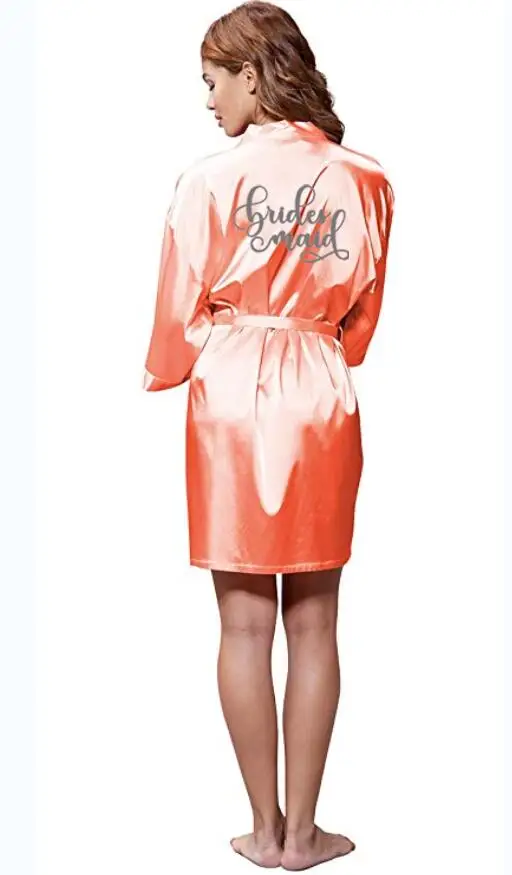 Халат кимоно для подружки невесты Атласный халат с белыми и черными буквами
