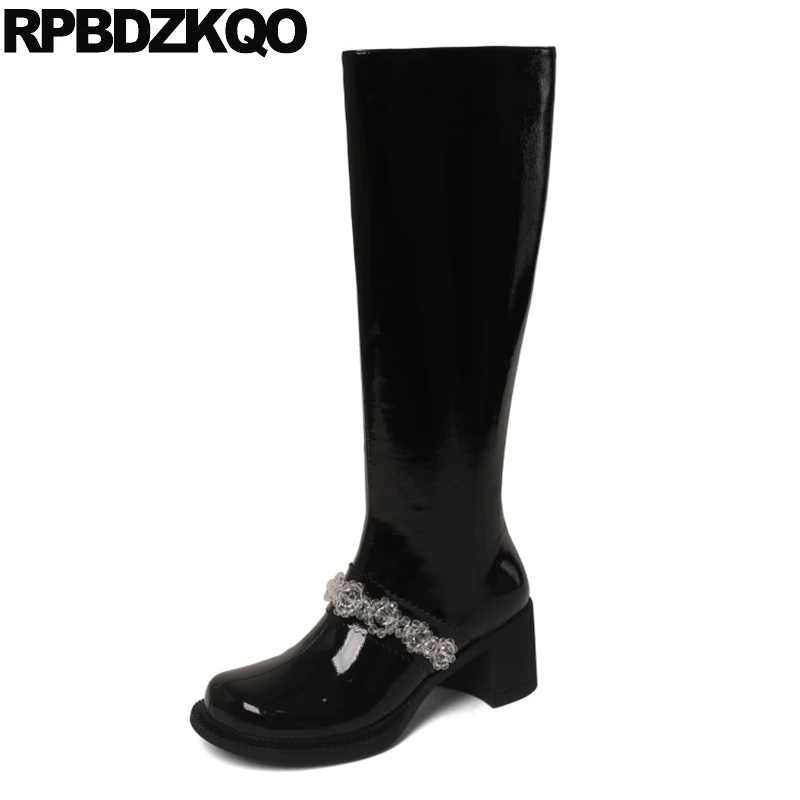 Женские сапоги из лакированной кожи с круглым носком на высоком каблуке | Обувь