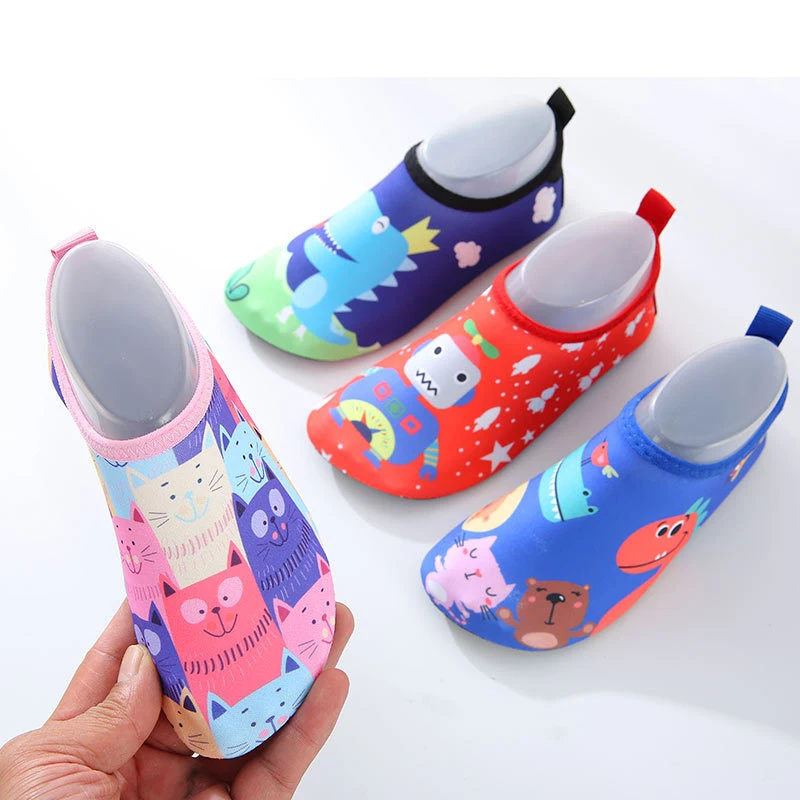 Одежда для мальчиков и девочек на босу ногу специальной технологии изготовления