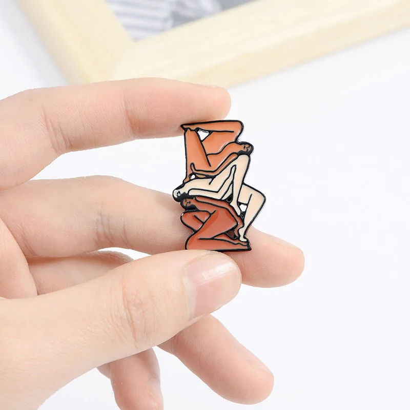 Laura Berger Stack Brooch and Enamel Pin Minimalism Female Naked Abstract Art Painting Lapel | Украшения и аксессуары
