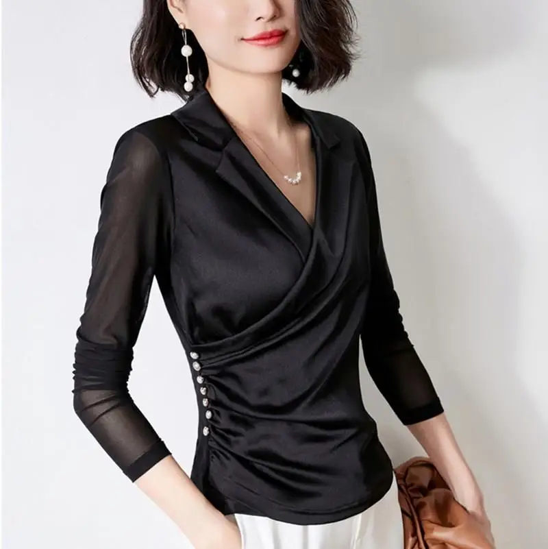 

Black suit collar bottoming shirt women's new autumn / winter 2020 nail bead knitted mesh V-neck top