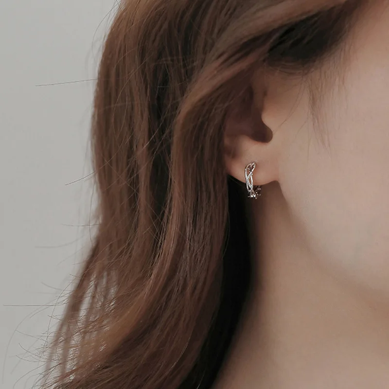 Серьги-обручи в виде ветвей обрыга новый дизайн 2021 серебристое покрытие лидер