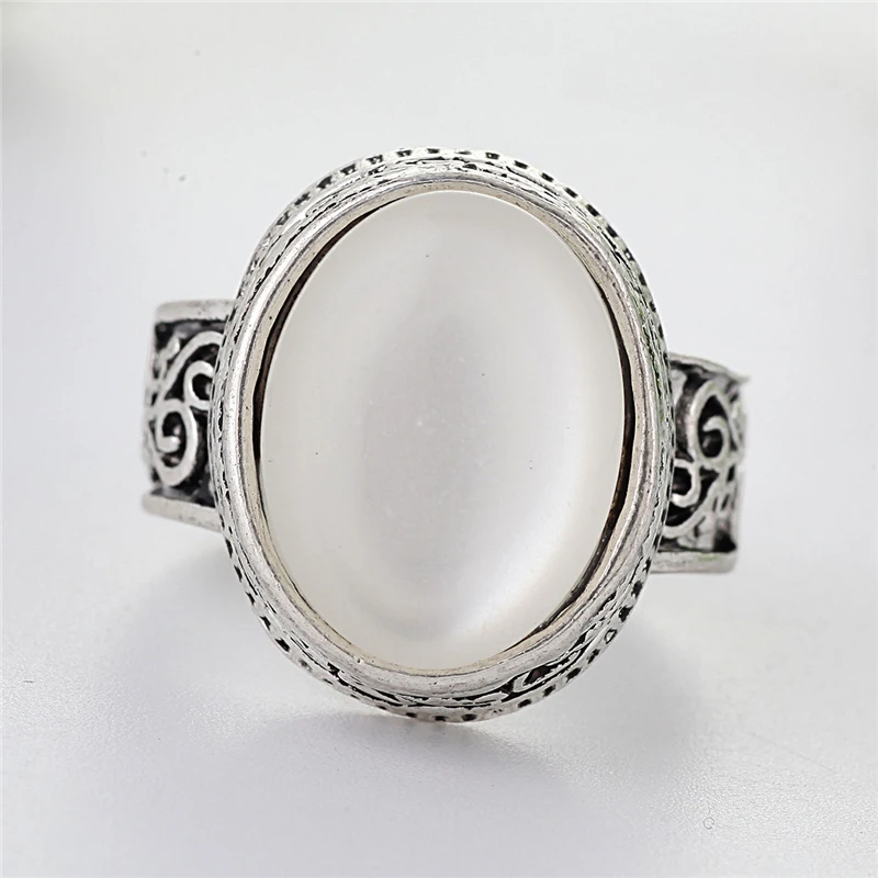 

Vintage Large Oval Moonstone Rings for Women Retro Tibetan Pattern Knuckle Rings Ladies Fine Jewelry Gift L5S096