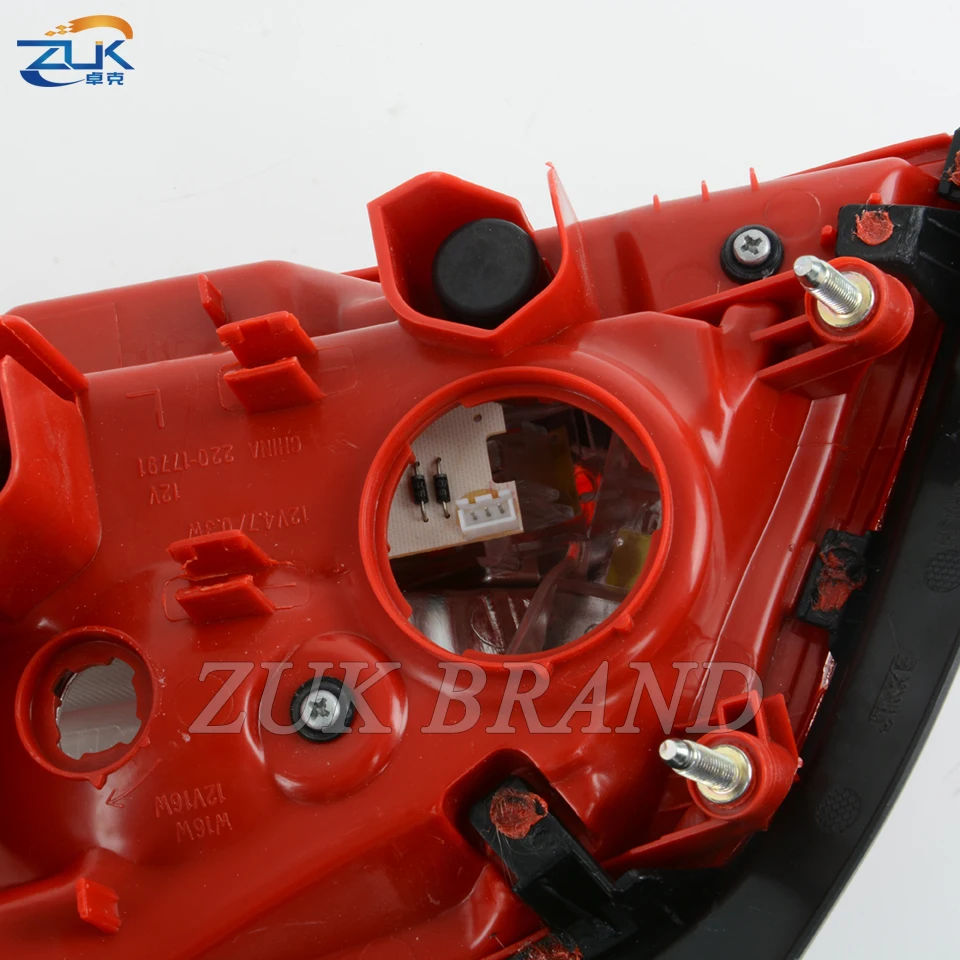 

ZUK Rear Bumper LED Tail Light Tail Lamp For NISSAN TEANA ALTIMA L33 2013 2014 2015 Taillight Brake Light Stop Lamp