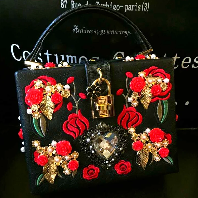 Роскошная дизайнерская модная вечерняя сумочка в форме сердца с бриллиантовой