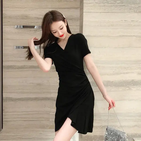 

2021 new dress V-neck temperament feminine dress waist show slim skirt